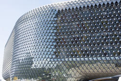 17003   The exterior of the modern SAHMRI building